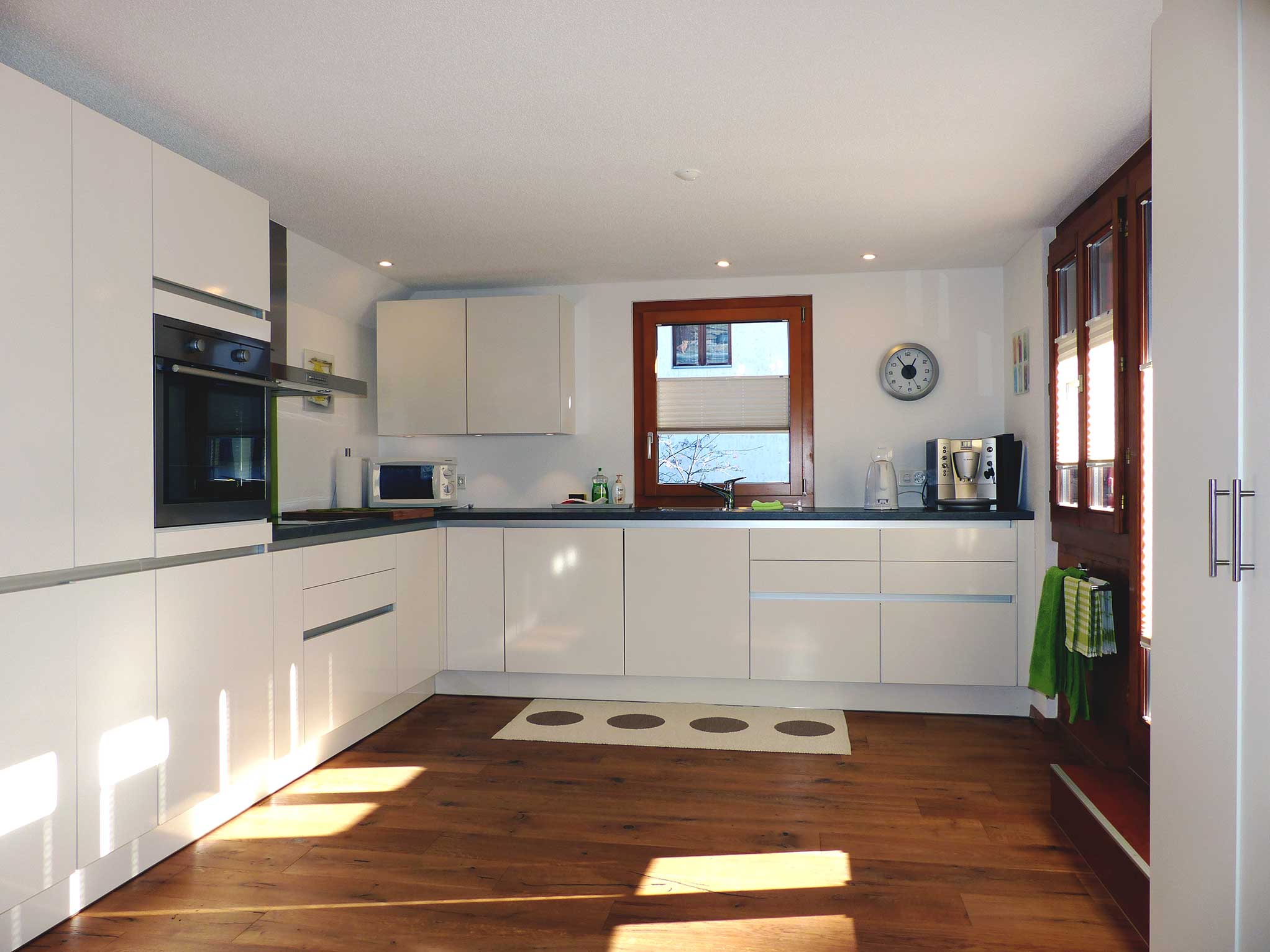 ferienwohnung-appartement-chalet-unterkunft-mietwohnung-ferienwohnung-wannihorn-sport-zentrum-haus-paloma-grächen-graechen,wallis-valais-kueche-paloma2