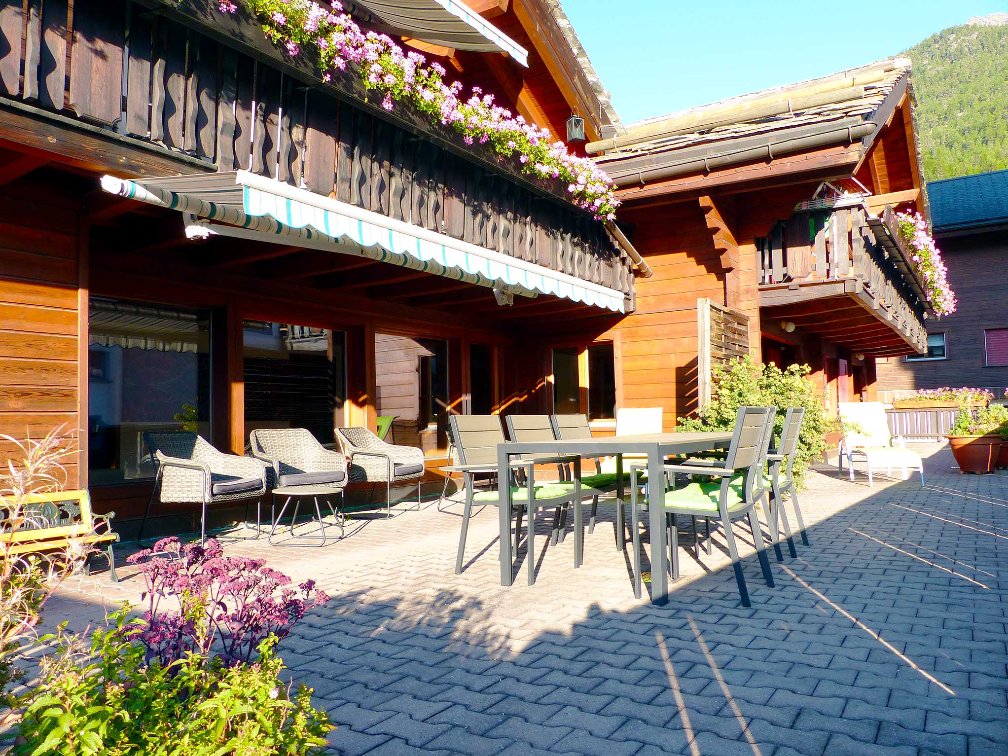 ferienwohnung-appartement-chalet-unterkunft-mietwohnung-ferienwohnung-wannihorn-sport-zentrum-haus-paloma-grächen-graechen,wallis-valais-terrasse