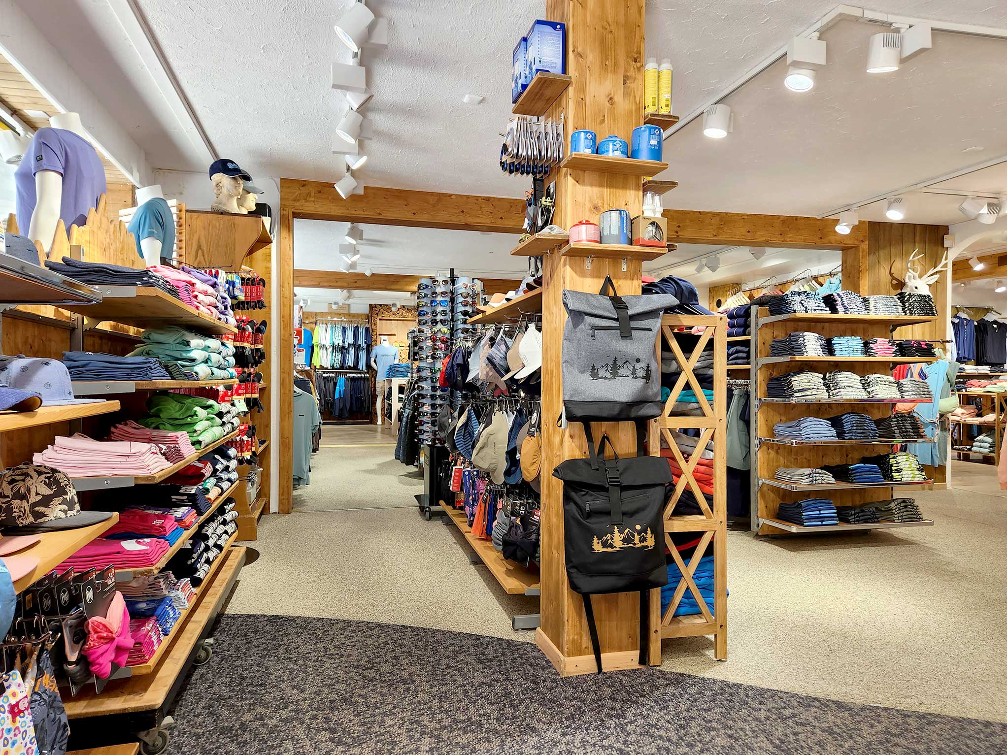 wannihorn-sport-wannihornsport-grächen-graechen-geschäft-geschaeft-laden-shop-fashion