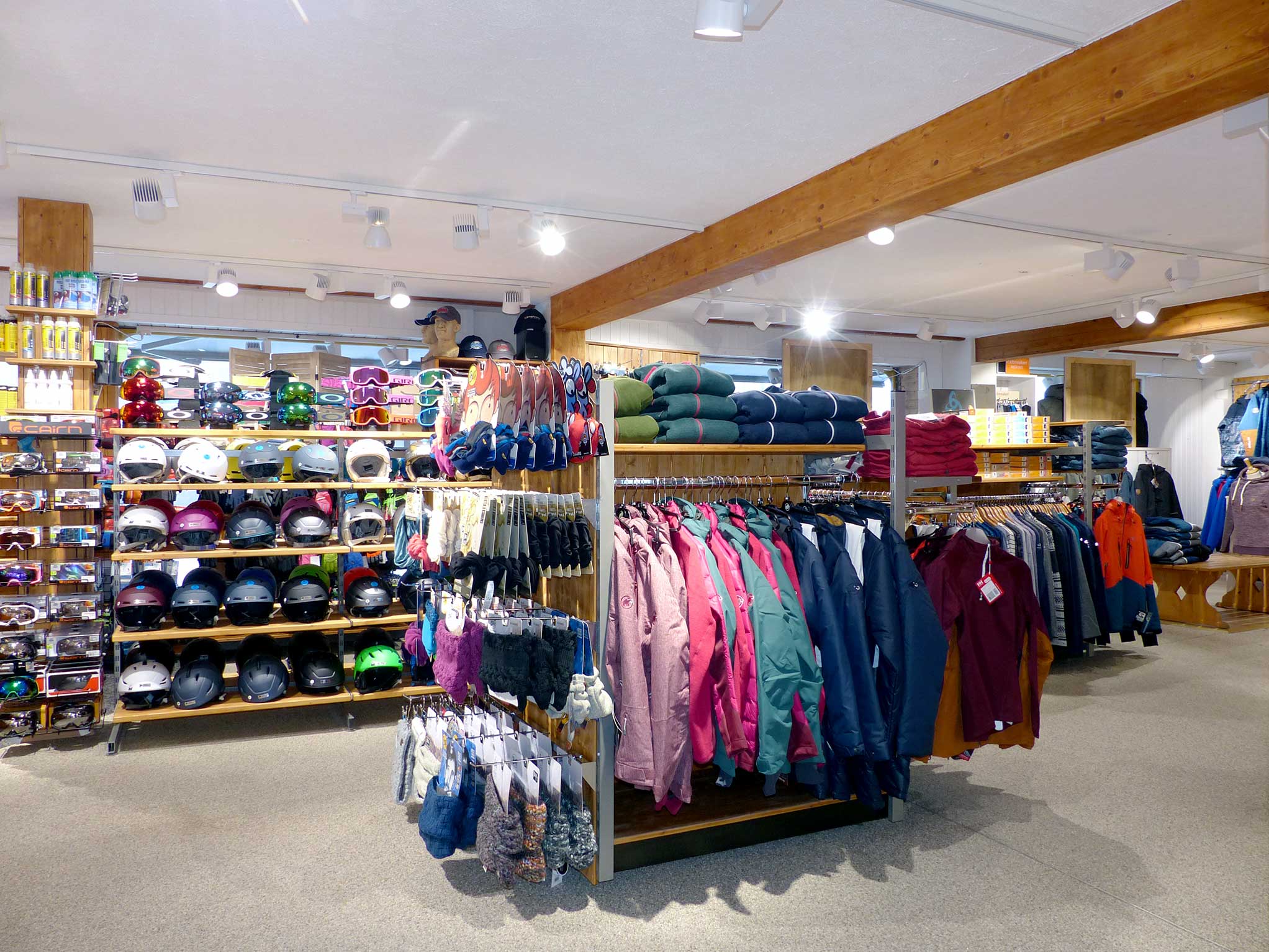 wannihorn-sport-geschäft-shop-grächen-graechen-wallis-valais-winter-miete-vermietung-rent-location-winter-mode-fashion